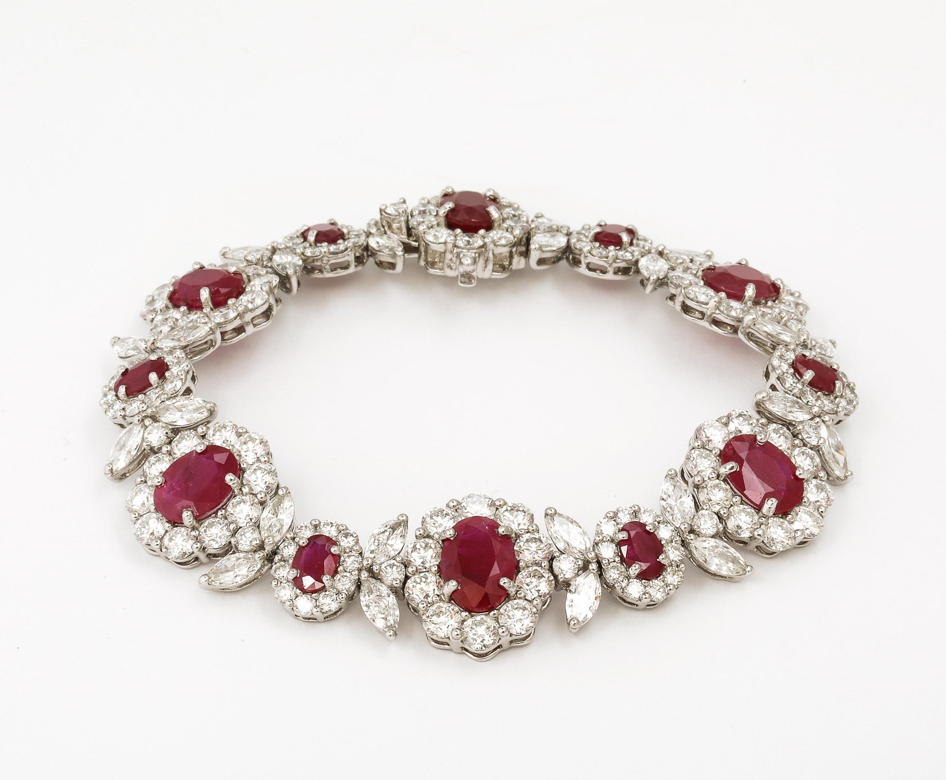 https://a.1stdibscdn.com/ruby-and-diamond-bracelet-for-sale-picture-3/j_415/j_278657921763051936293/2P6A4408_master.jpg