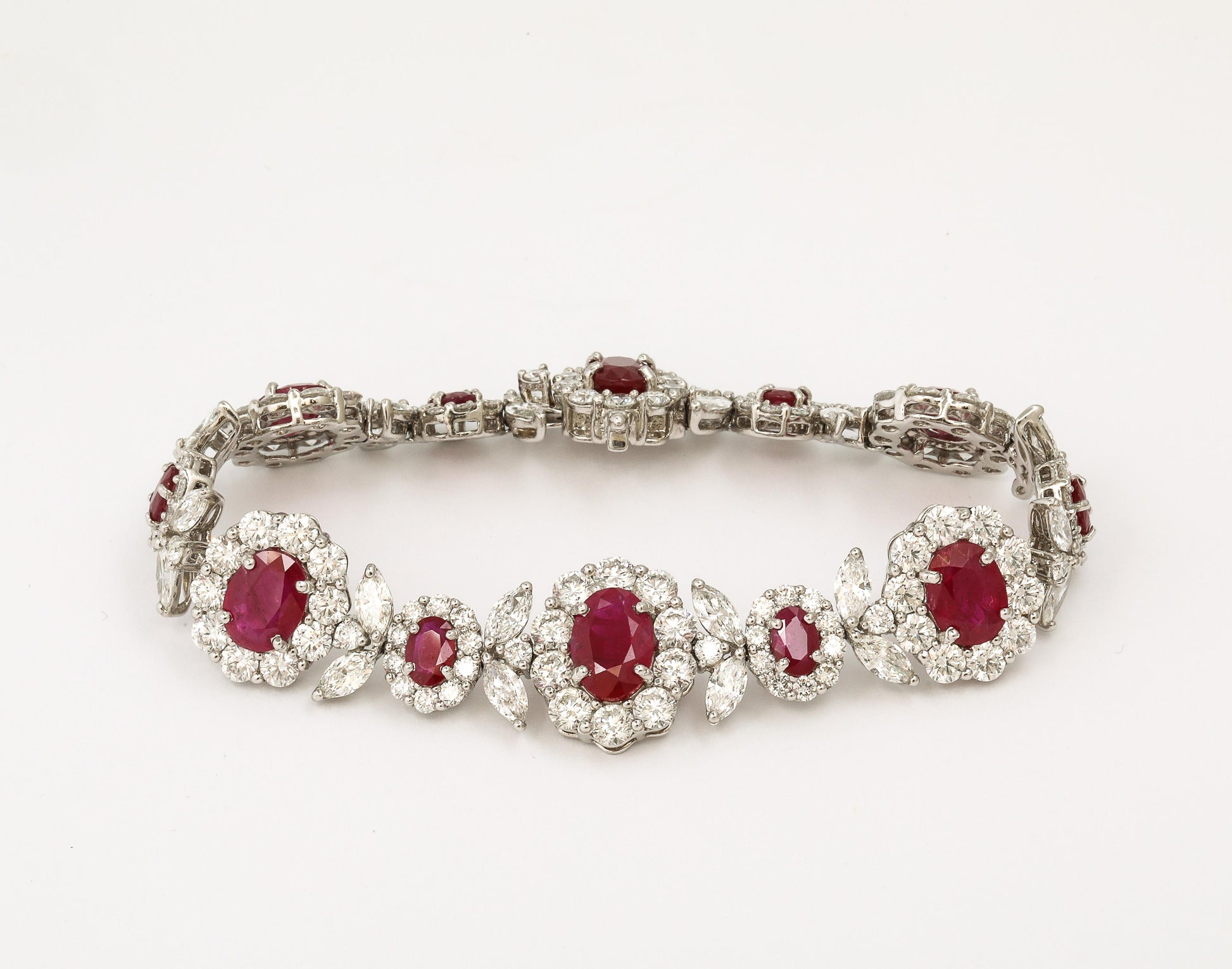 https://a.1stdibscdn.com/ruby-and-diamond-bracelet-for-sale-picture-4/j_415/j_278657921763051935917/2P6A4411_master.jpg