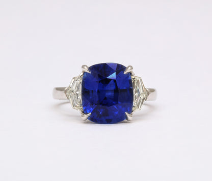 https://a.1stdibscdn.com/7-carat-cushion-cut-sapphire-and-diamond-ring-for-sale-picture-3/j_415/j_144397121641926940374/6R1A8301_master.jpg
